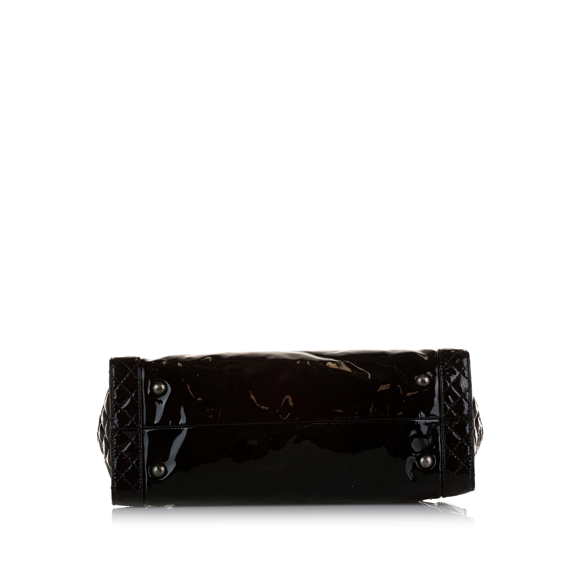 Chanel Patent Boy Reverso Shopping Tote (SHG-hSjbqX)