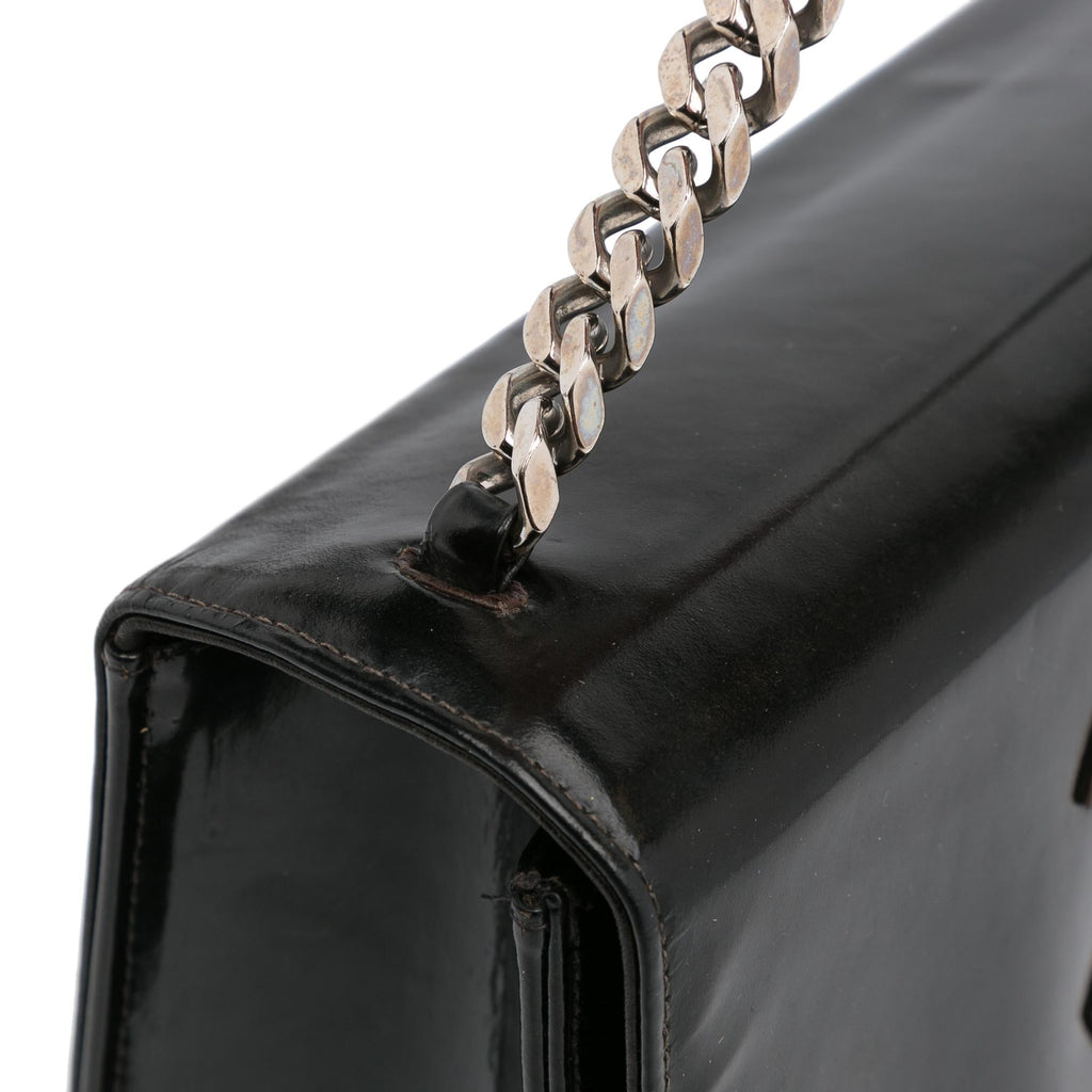 Chanel Patent Flap Handbag (SHG-YxQaRJ)