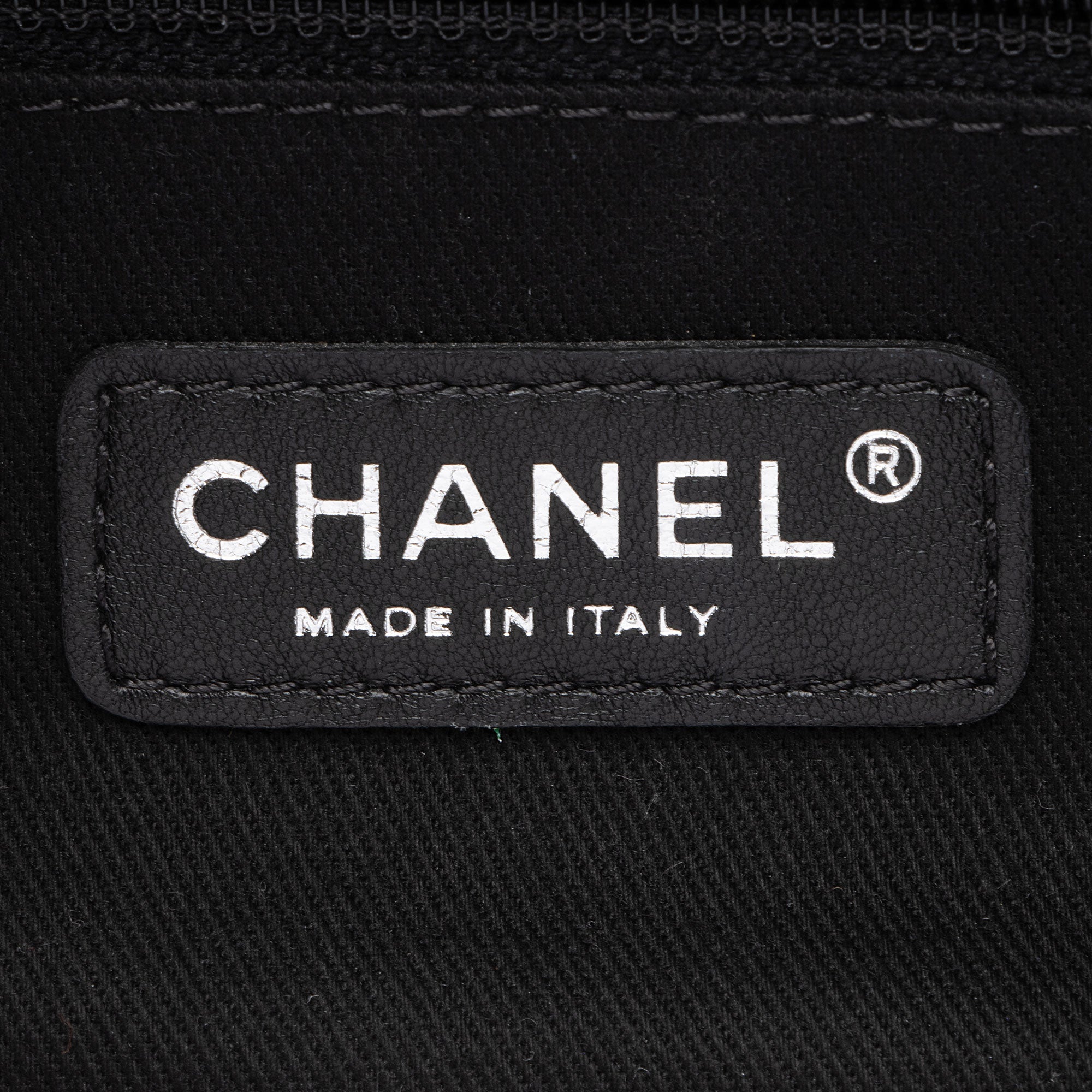 Chanel Patent Leather Timeless CC Chain Small Tote (SHF-xHTHtp)