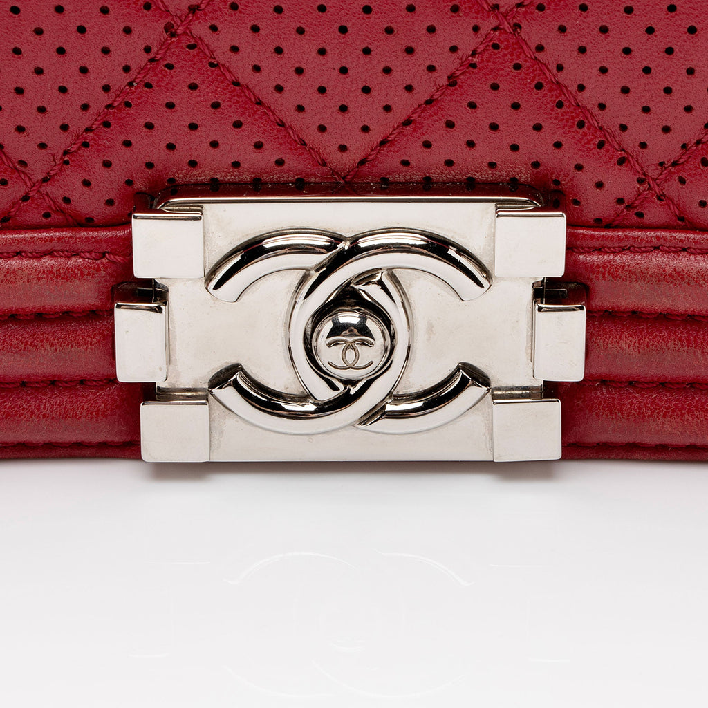 Chanel Perforated Lambskin New Medium Boy Bag (SHF-LqYEA9)