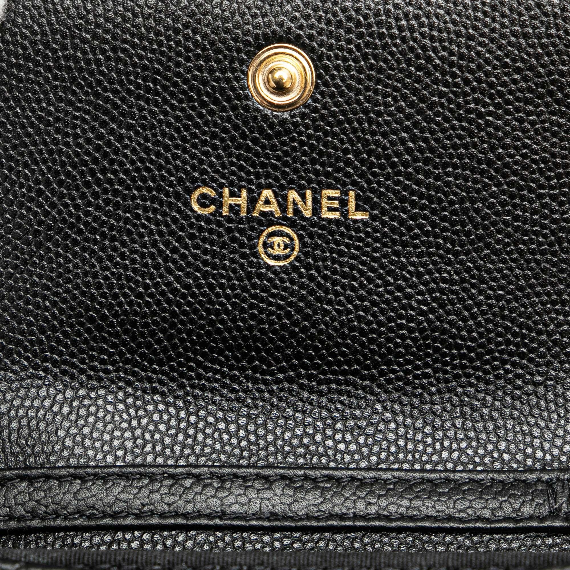 Chanel Quilted Caviar Boy Card Holder with Chain (SHG-VMUxwq)