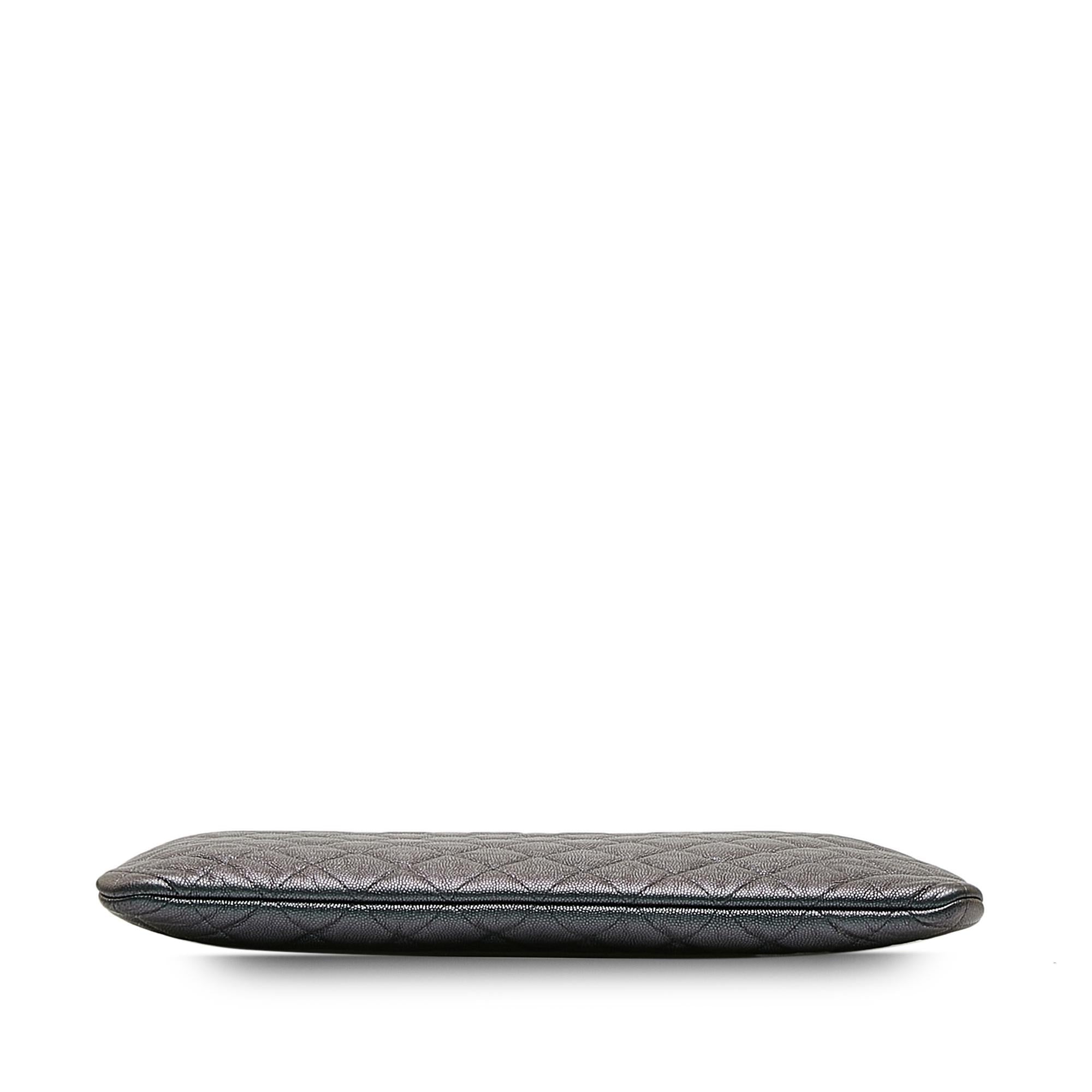 Chanel Quilted Caviar O Case Clutch (SHG-6m9479)