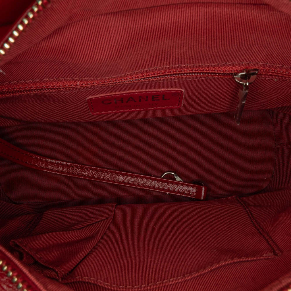 Chanel Small Chevron Lambskin Gabrielle Crossbody (SHG-EwAsAD)