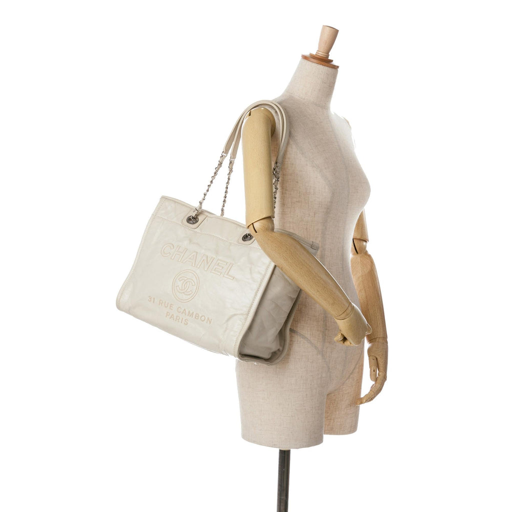 Chanel Small Glazed Calfskin Deauville Tote (SHG-QE8xIp)