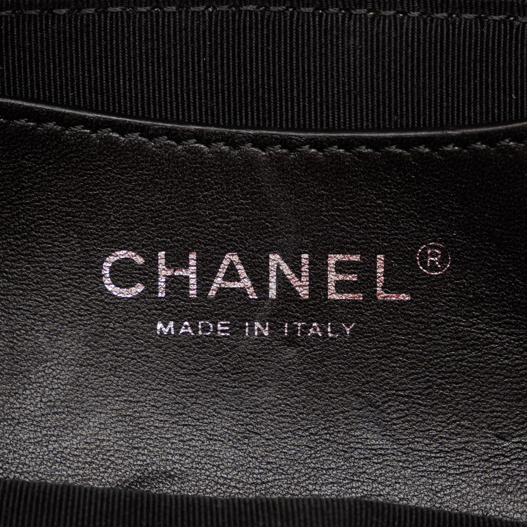 Chanel Small Patent Stitch Just Mademoiselle Bowling Bag (SHG-khBnsf)