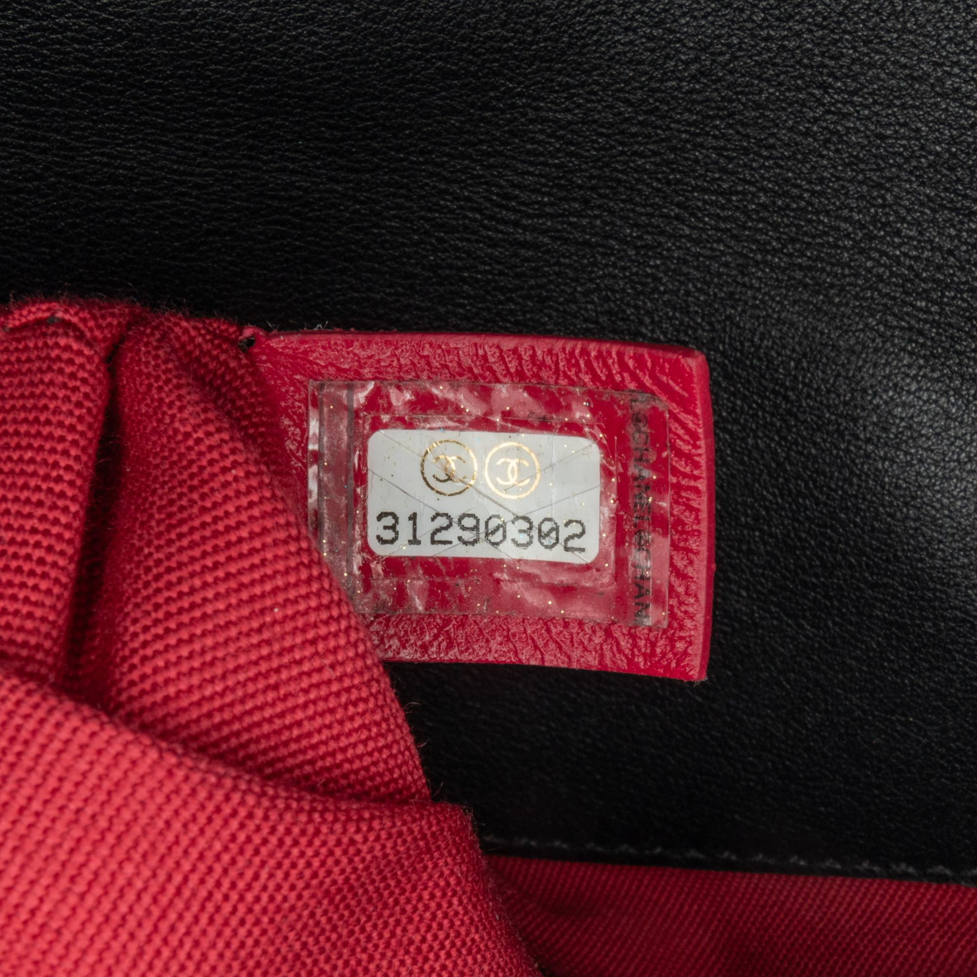 Chanel Small Quilted Calfskin Chain Hobo Flap (SHG-Un4nYy)