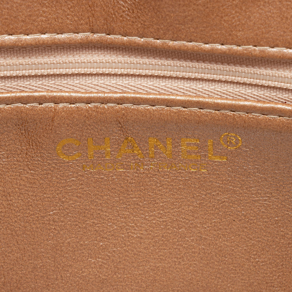 Chanel Vintage Lambskin Medallion Tote (SHF-rUIzq2)
