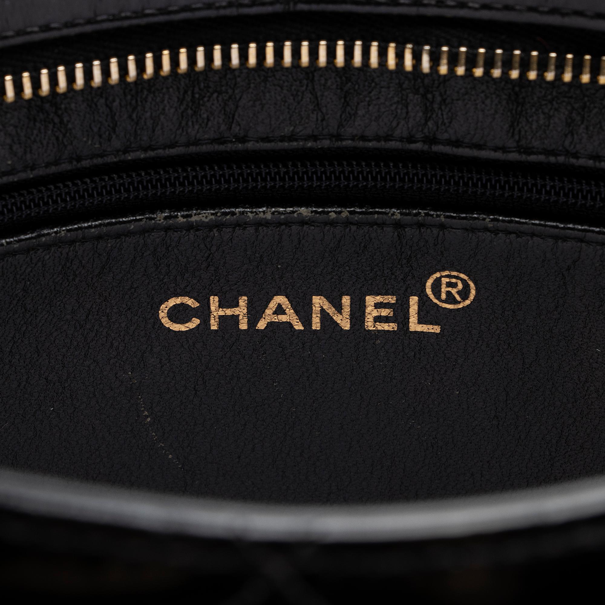 Chanel Vintage Patent Leather Medallion Tote (SHF-vDFKr8)