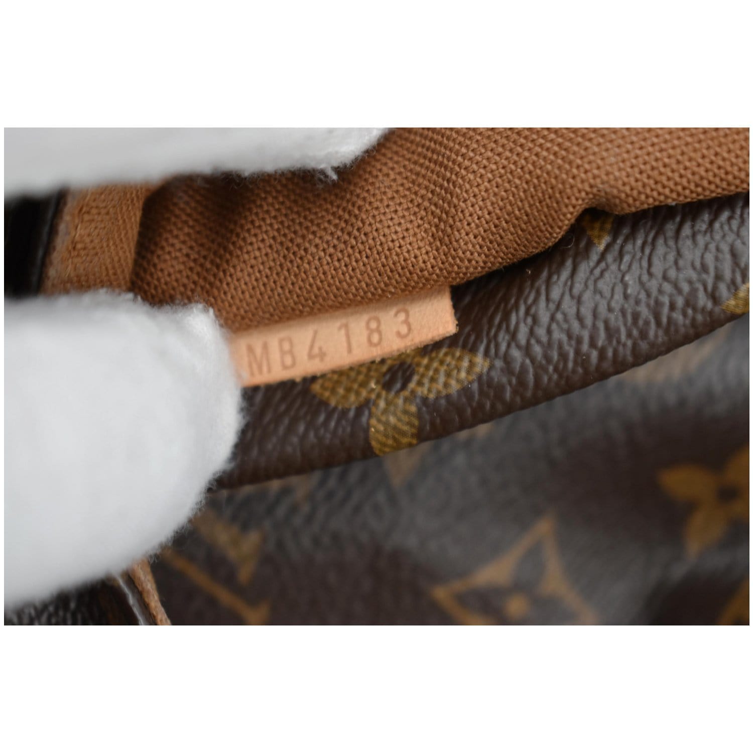LOUIS VUITTON Totally MM Monogram Canvas Shoulder Bag Brown