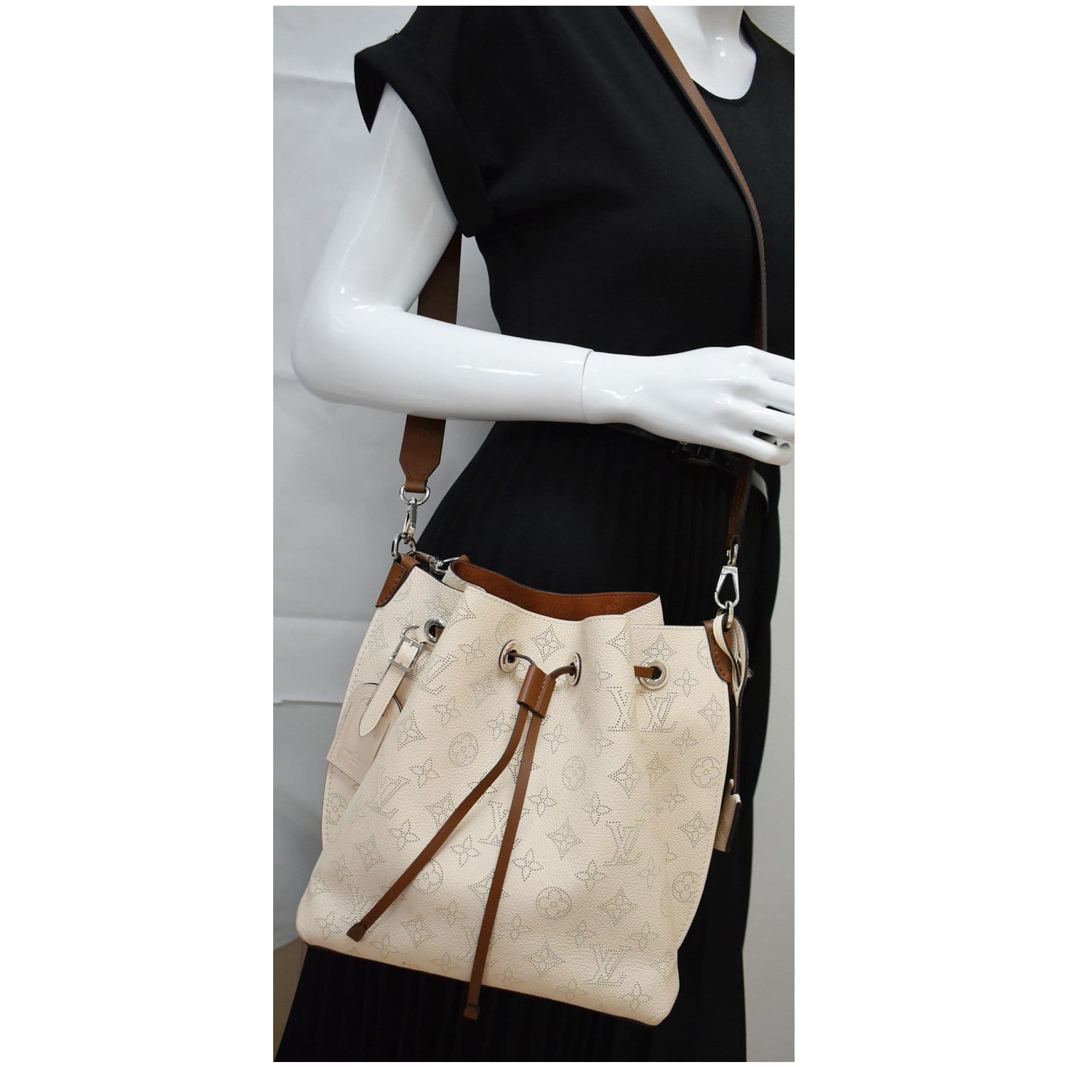 LOUIS VUITTON Muria Mahina Perforated Leather Shoulder Bag Cream