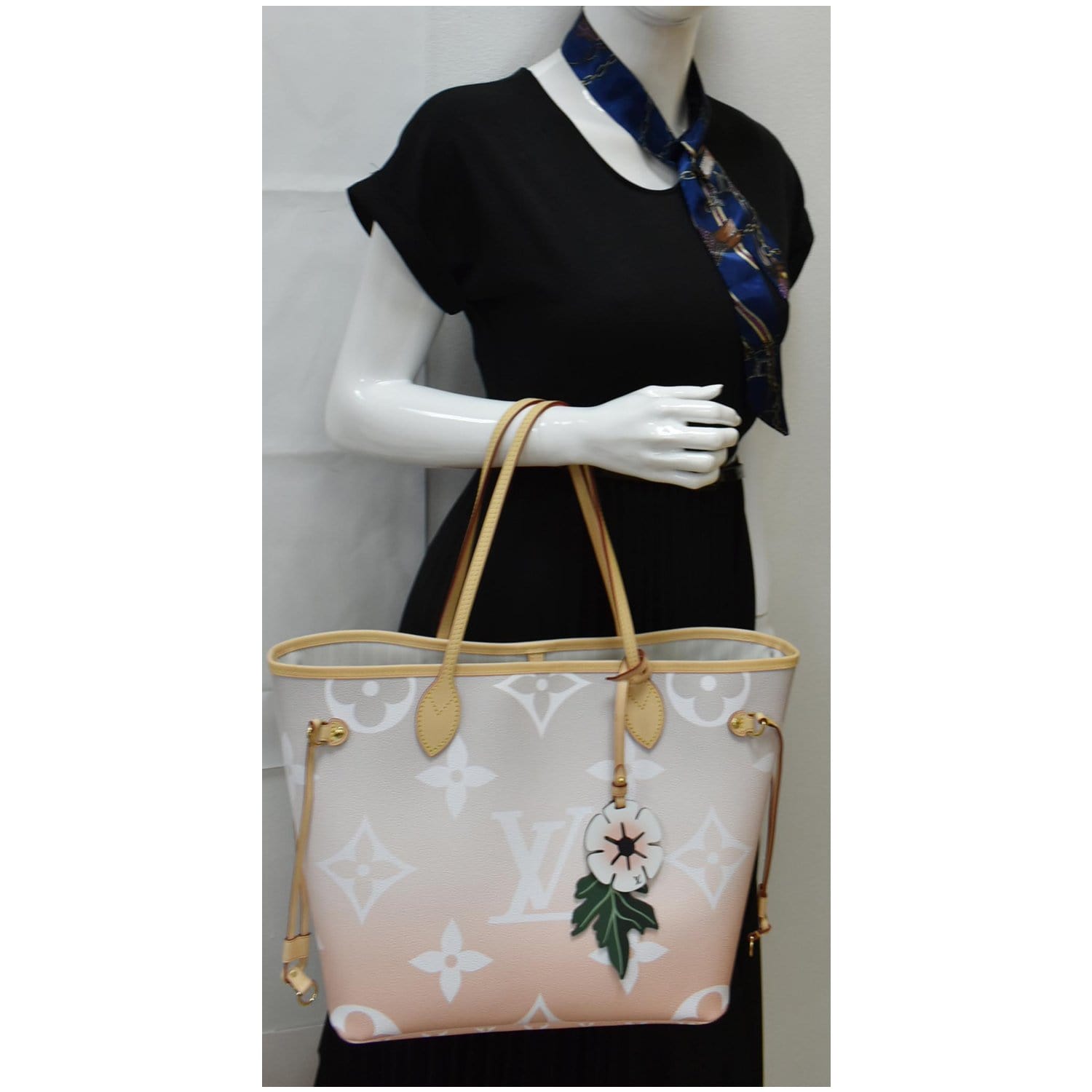 LOUIS VUITTON Neverfull MM Pool Monogram Giant Tote Shoulder Bag Brume