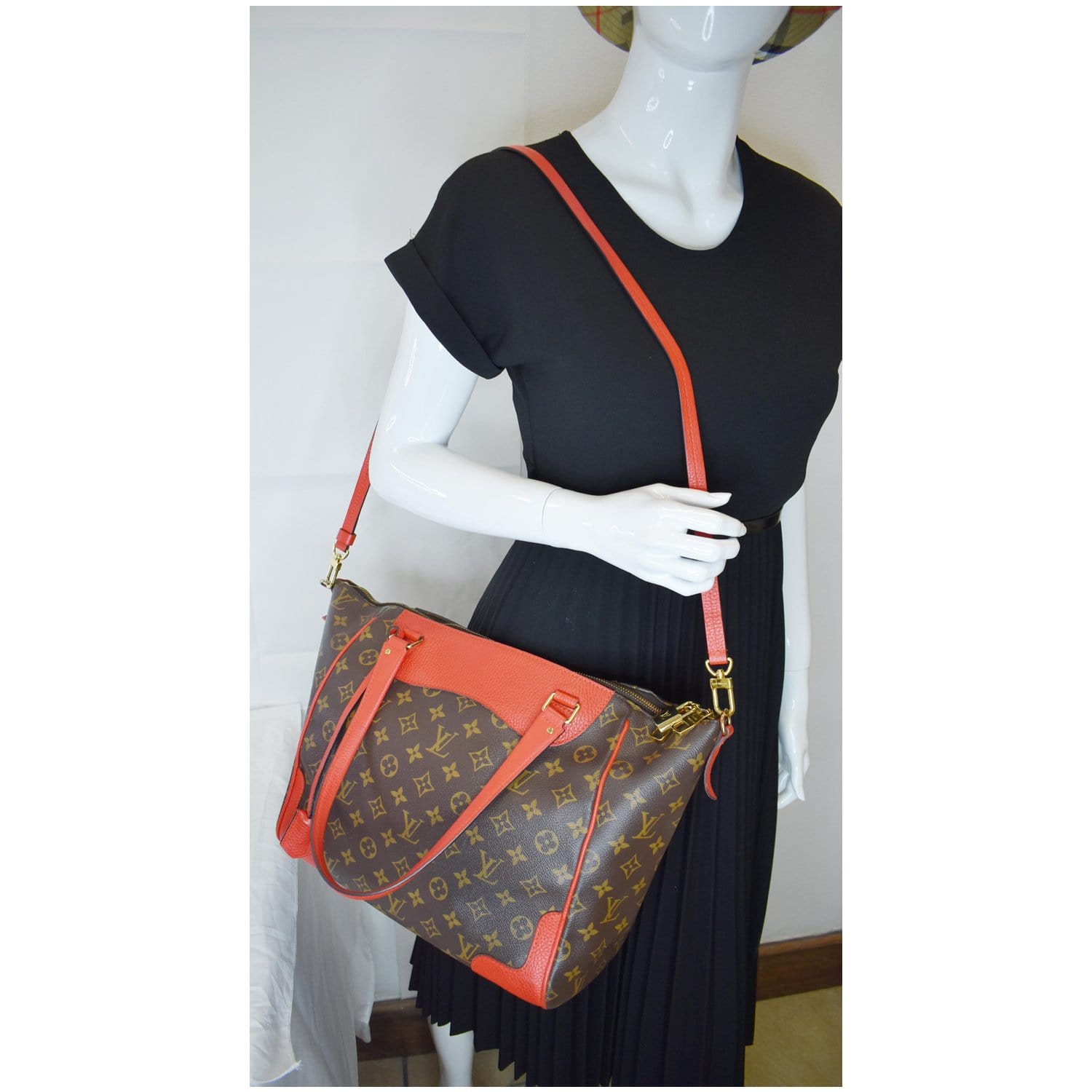 LOUIS VUITTON Estrela NM Monogram Canvas 2Way Shoulder Bag Coquelicot