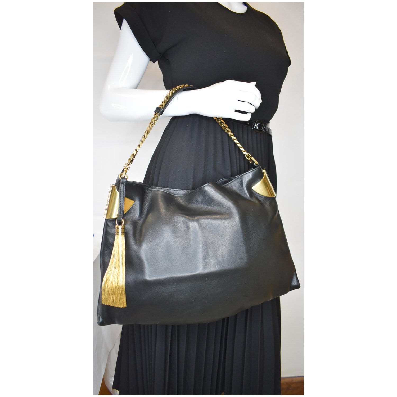 GUCCI 1970 Medium Leather Shoulder Bag Black 290682