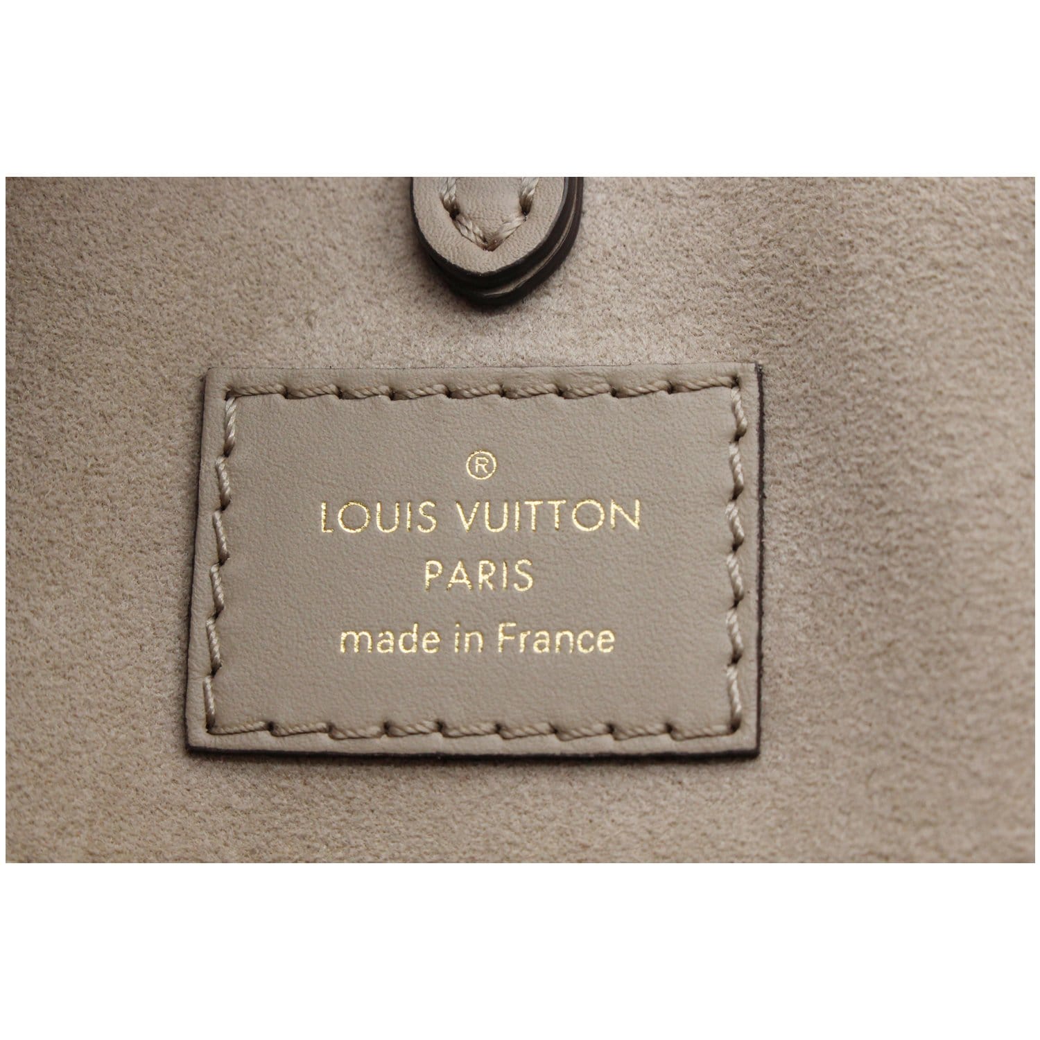 LOUIS VUITTON Onthego MM Giant Monogram Empreinte Shoulder Bag Tourterelle