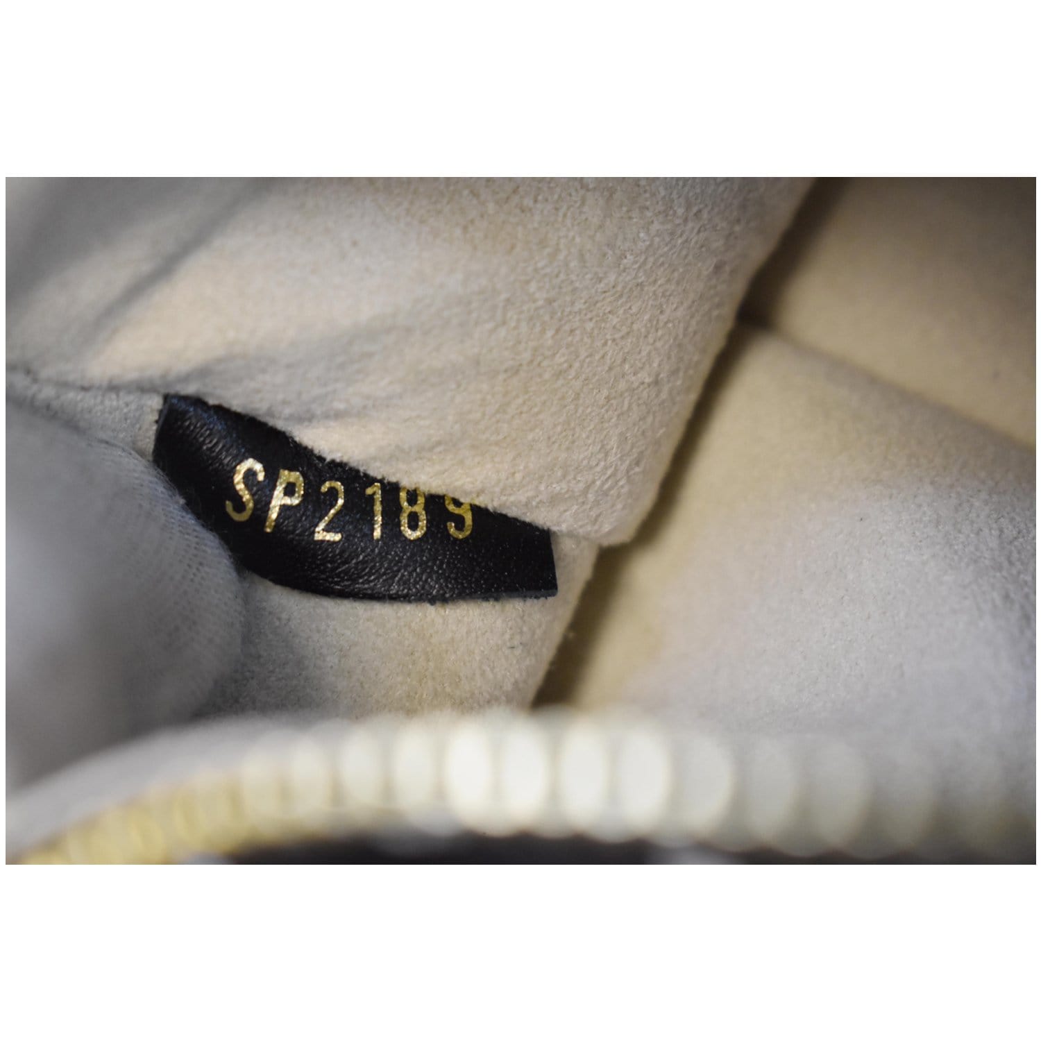LOUIS VUITTON NeoNoe MM Monogram Jungle Canvas Shoulder Bag Ivory