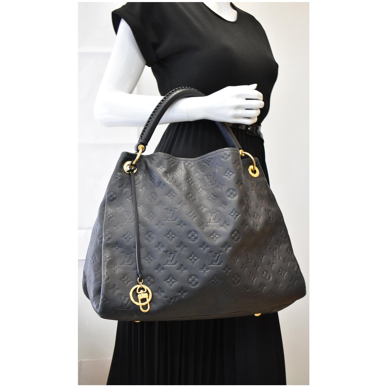 LOUIS VUITTON Artsy MM Empreinte Leather Shoulder Bag Black