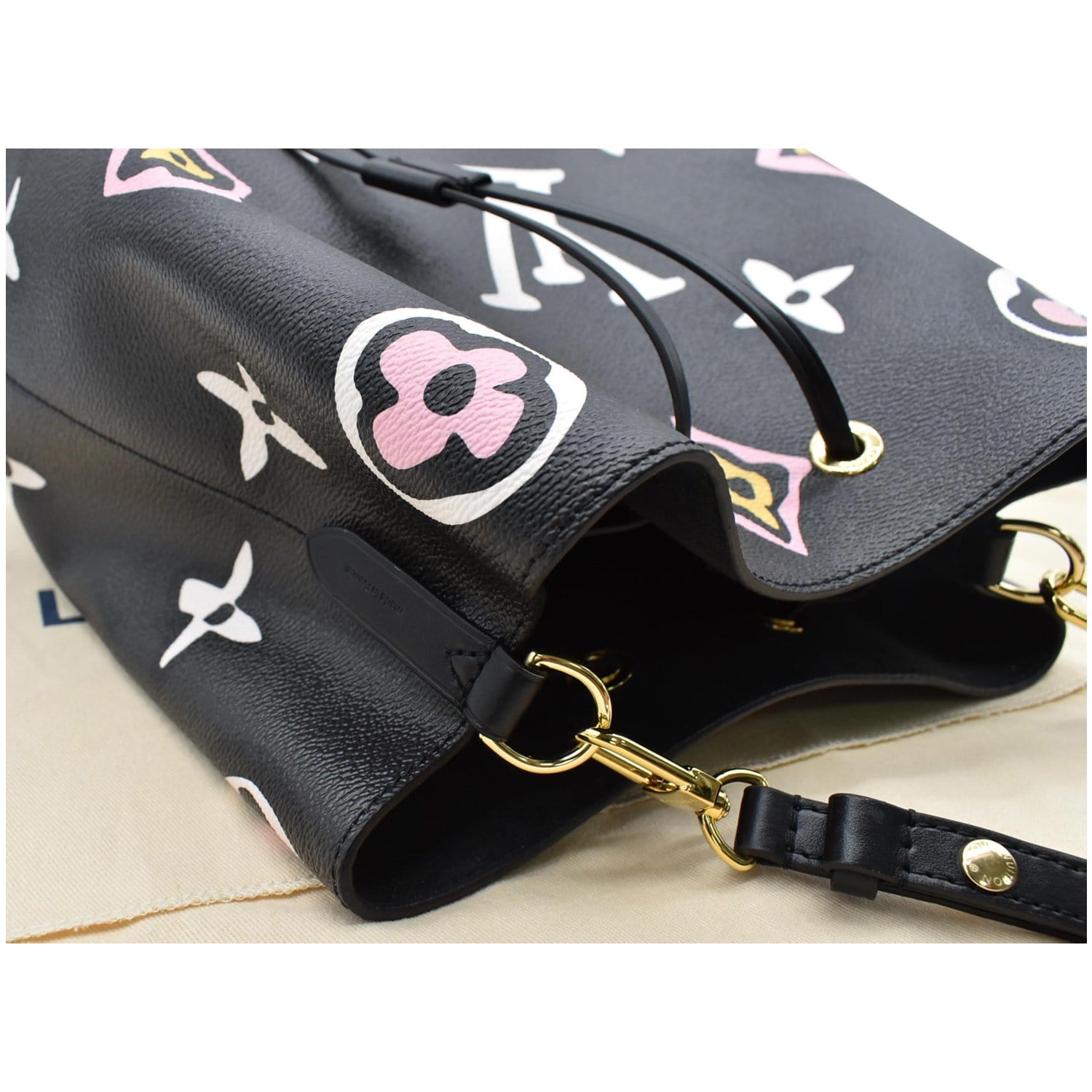 LOUIS VUITTON NeoNoe MM Wild At Heart Monogram Canvas Shoulder Bag Black