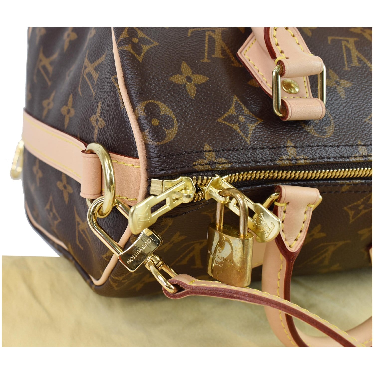LOUIS VUITTON Speedy 25 Bandouliere Monogram Canvas Shoulder Bag Brown