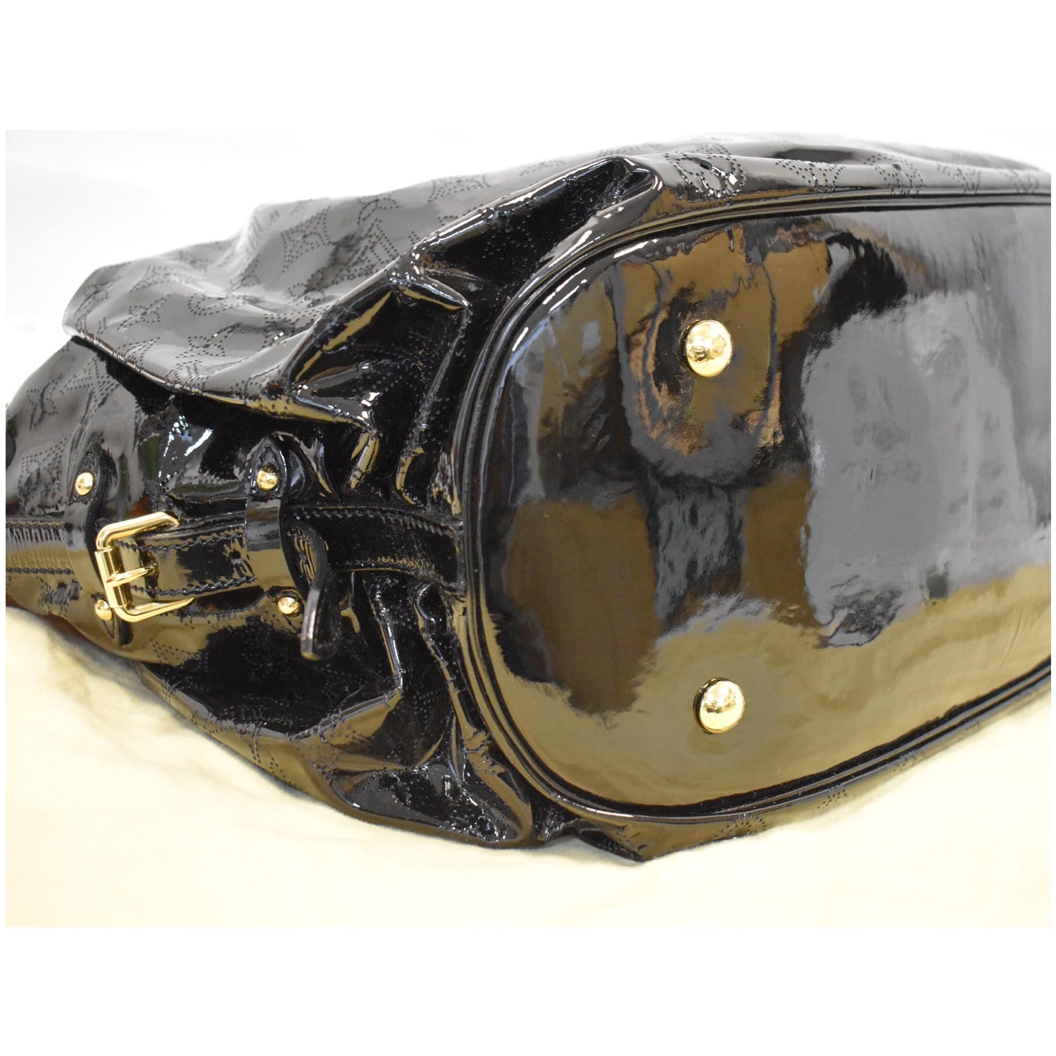 LOUIS VUITTON Mahina XL Patent Leather Shoulder Bag Black