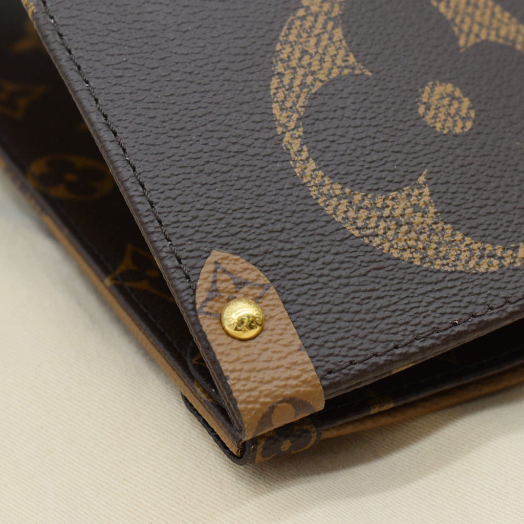 LOUIS VUITTON Onthego GM Giant Monogram Canvas Tote Shoulder Bag Brown
