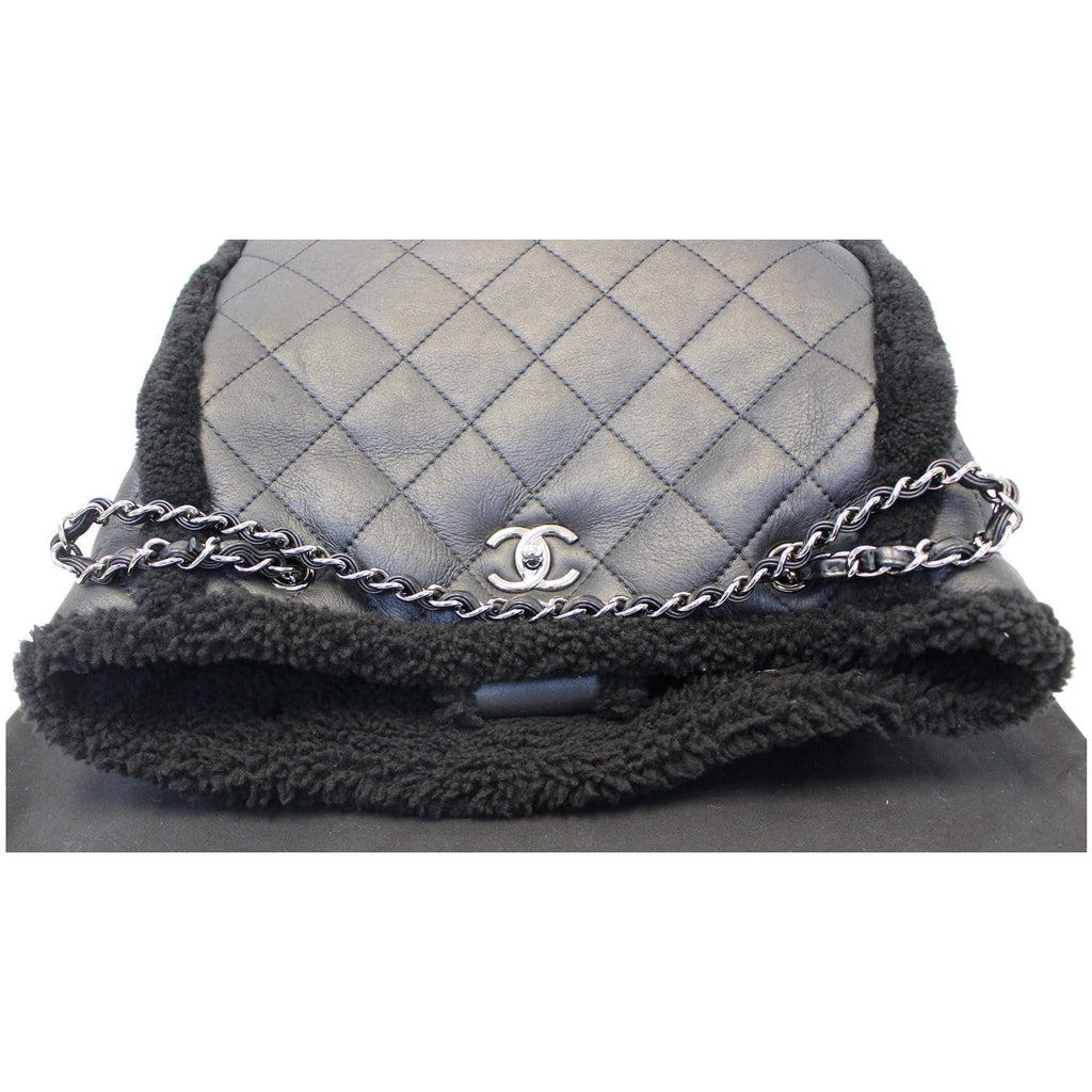 CHANEL Cozy CC Shearling and Lambskin Tote Bag Black