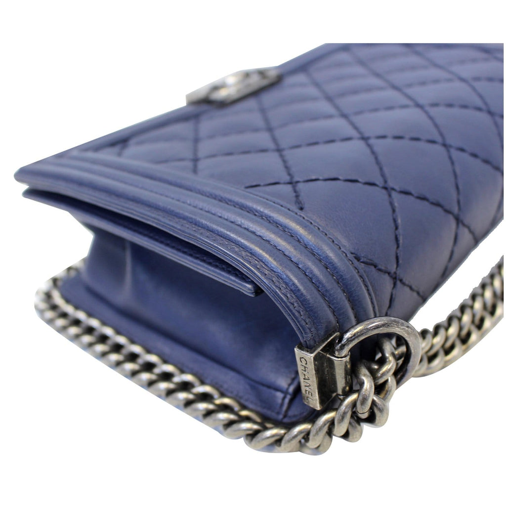 CHANEL New Medium Boy Flap Calfskin Double Stitch Shoulder Bag Navy