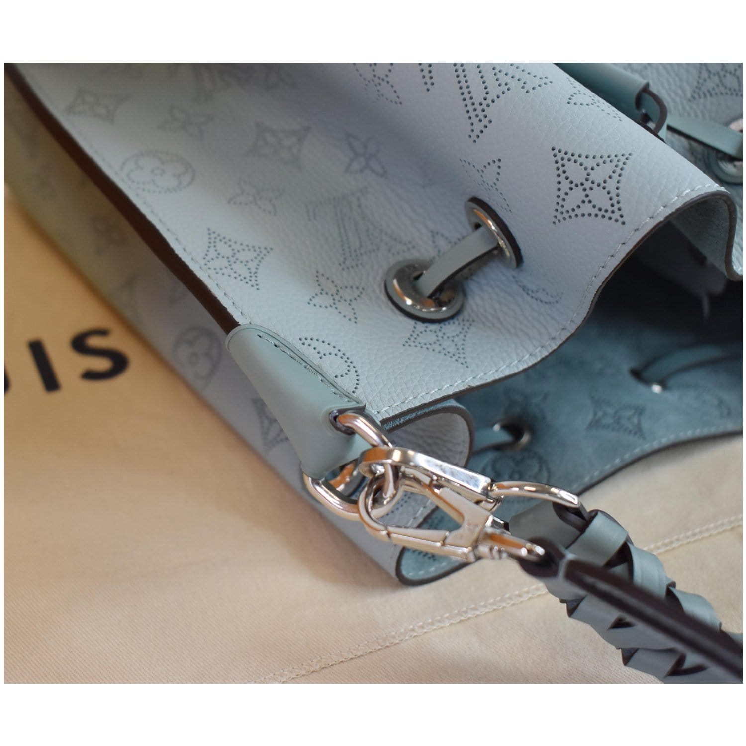LOUIS VUITTON Muria Mahina Perforated Calf Leather Shoulder Bag Vert