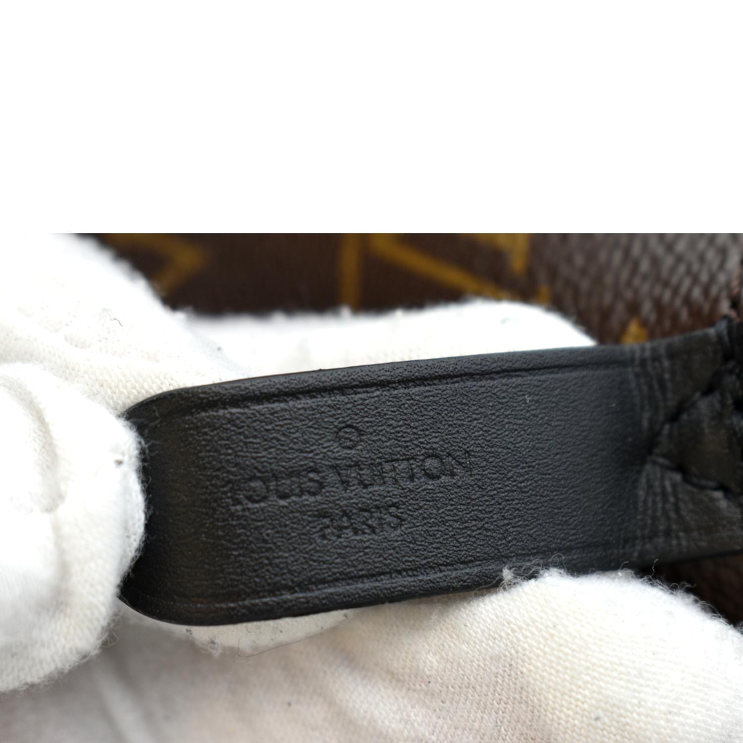 LOUIS VUITTON NeoNoe MM Monogram Canvas Shoulder Bag Brown