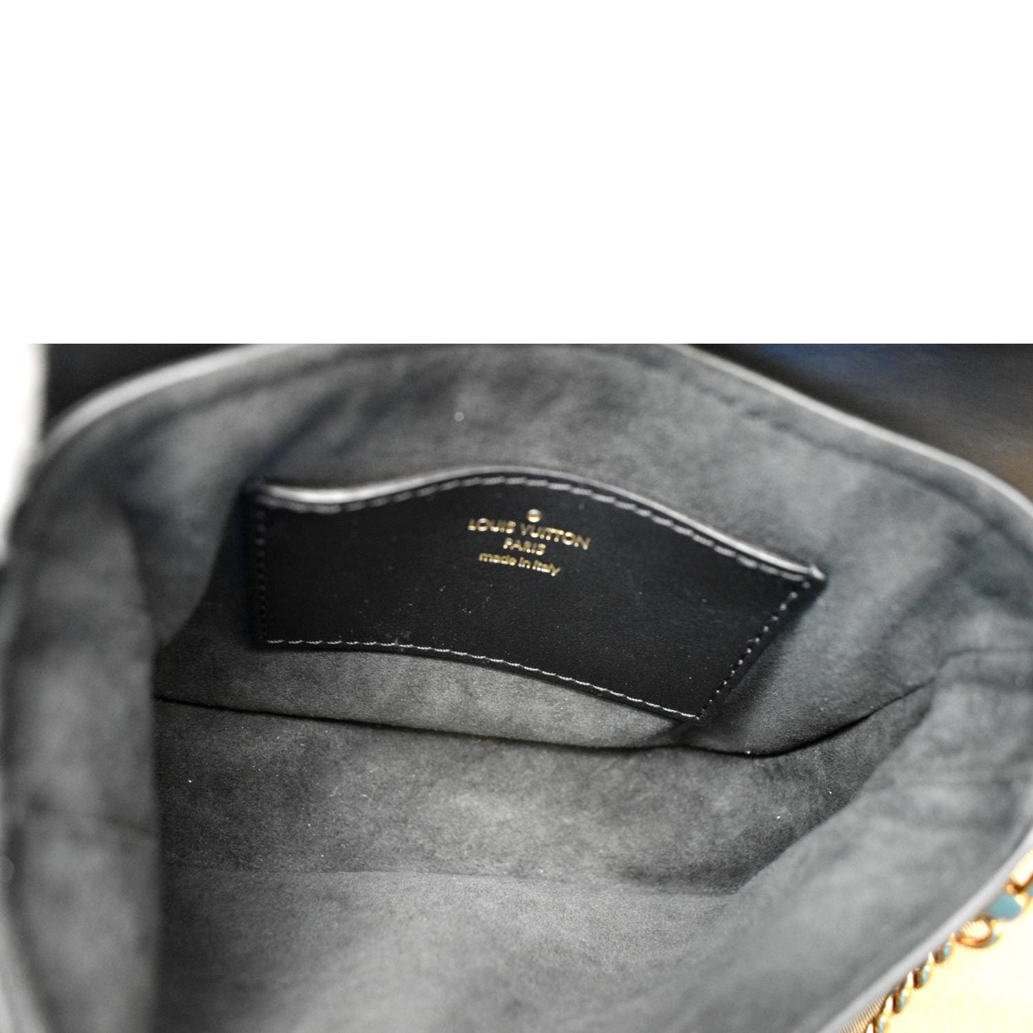 LOUIS VUITTON New Wave Multi Pochette Leather Chain Shoulder Bag Black