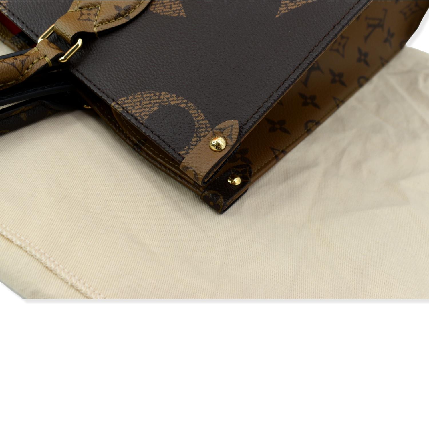 LOUIS VUITTON Onthego MM Giant Monogram Canvas Tote Shoulder Bag Brown