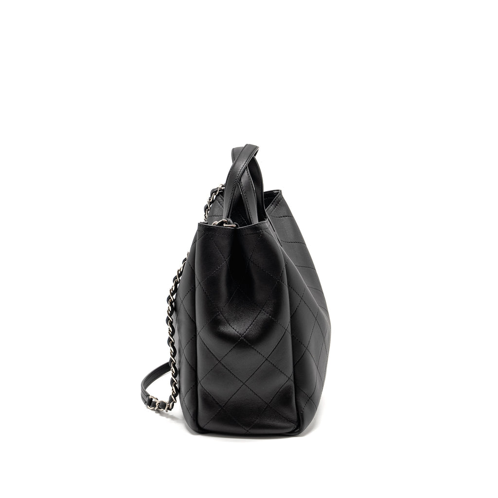 Chanel Hampton Tote Bag Lambskin Black