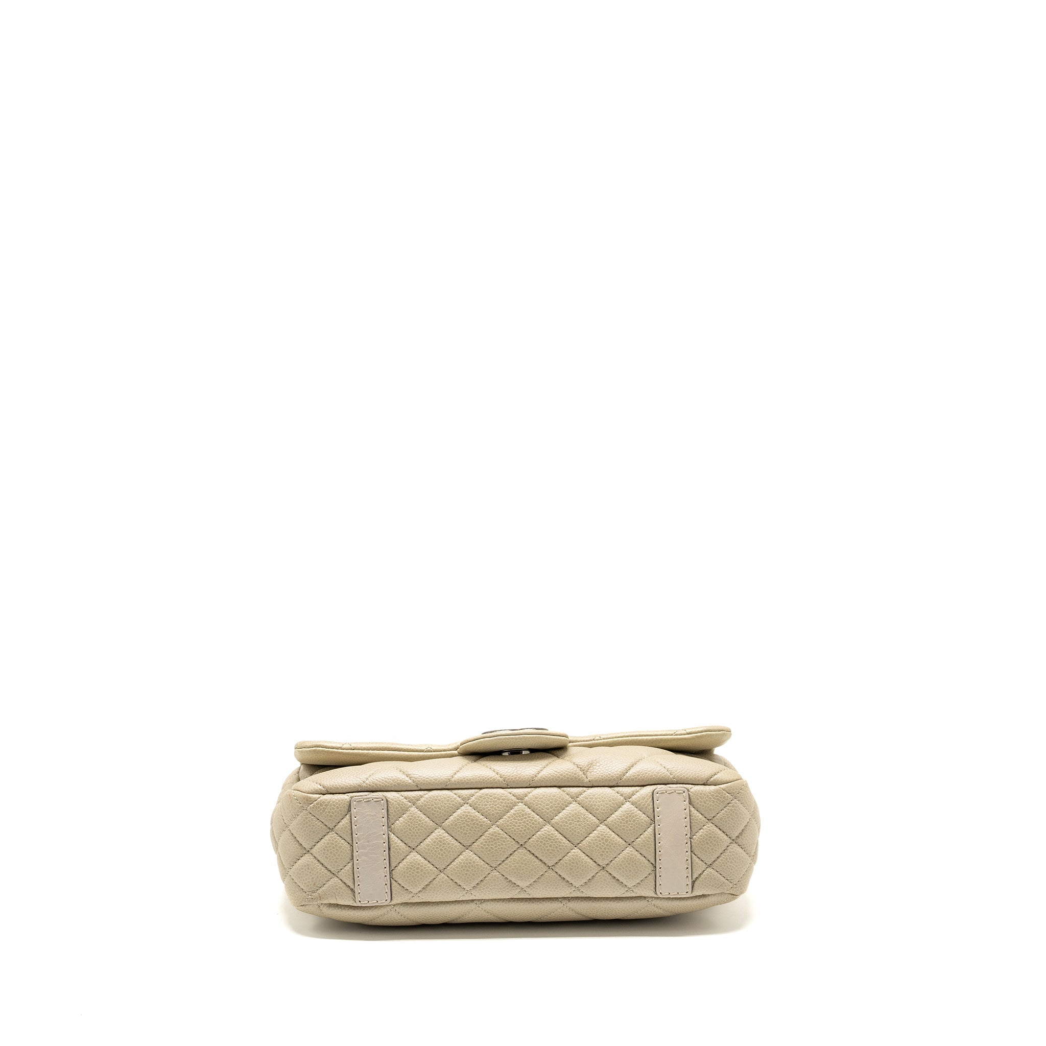 Chanel quilted flap shoulder bag caviar light beige ruthenium