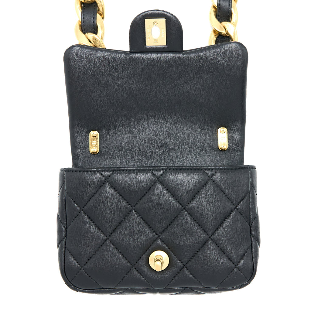 Chanel 22S Giant Chain Flap Shoulder Bag Lambskin Black  (Microchip)