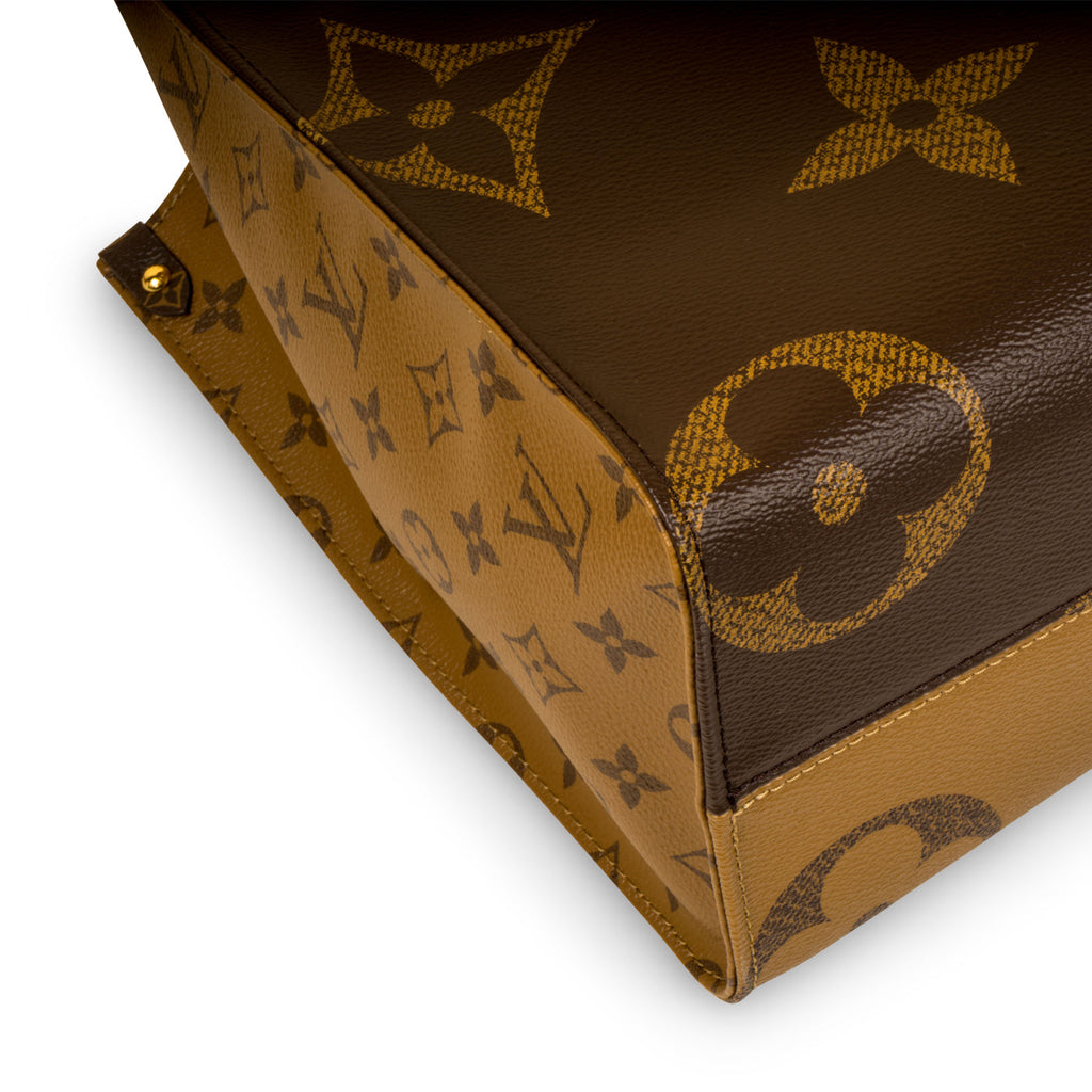 Louis Vuitton Onthego MM Tote - Giant Monogram Canvas