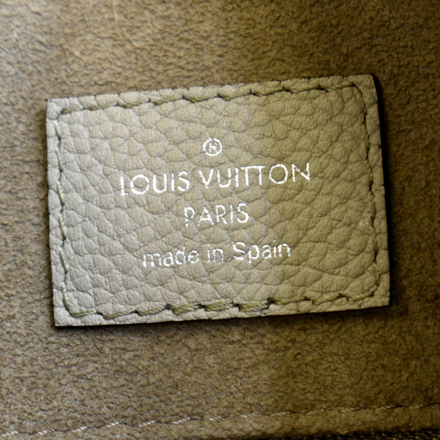 LOUIS VUITTON Beaubourg Mahina MM Leather Hobo Shoulder Bag Beige