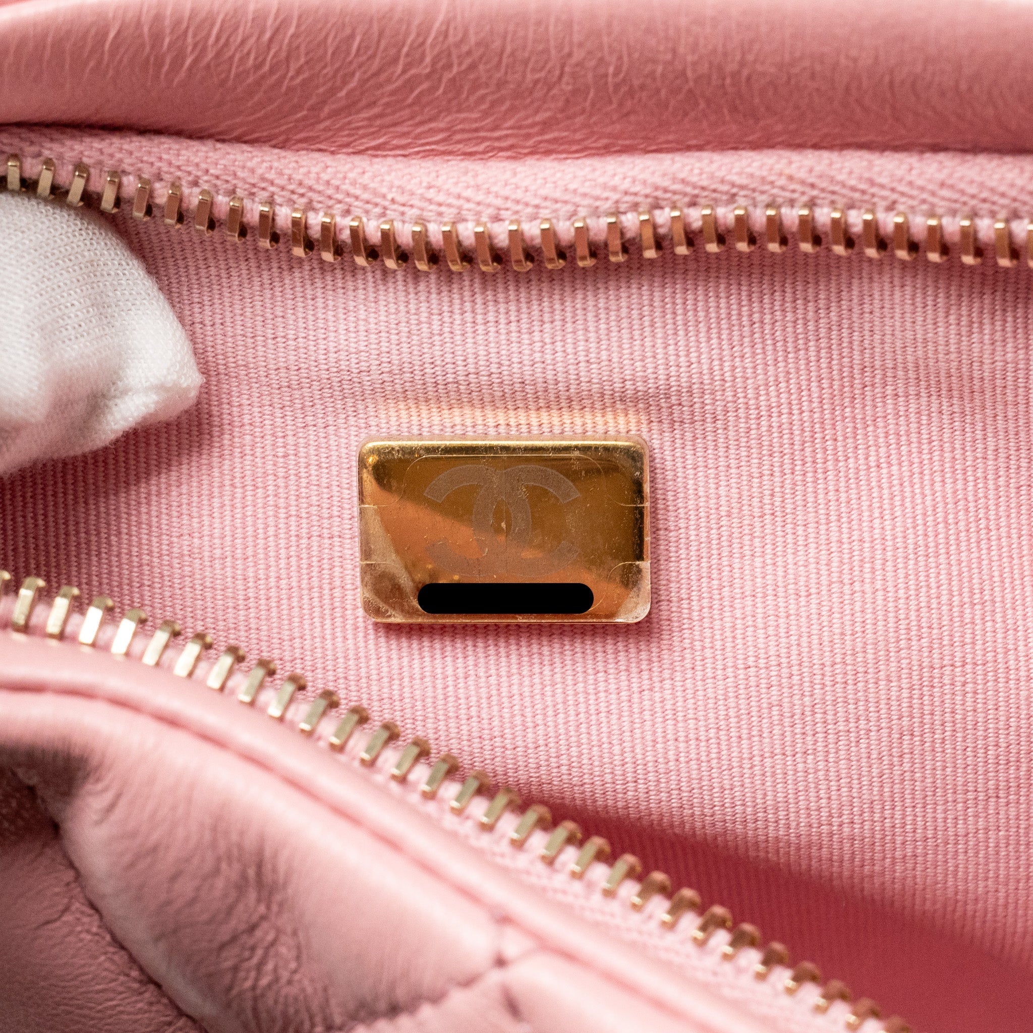Chanel 22k Hobo Shoulder Bag with Logo Chain Lambskin Pink  (microchip)