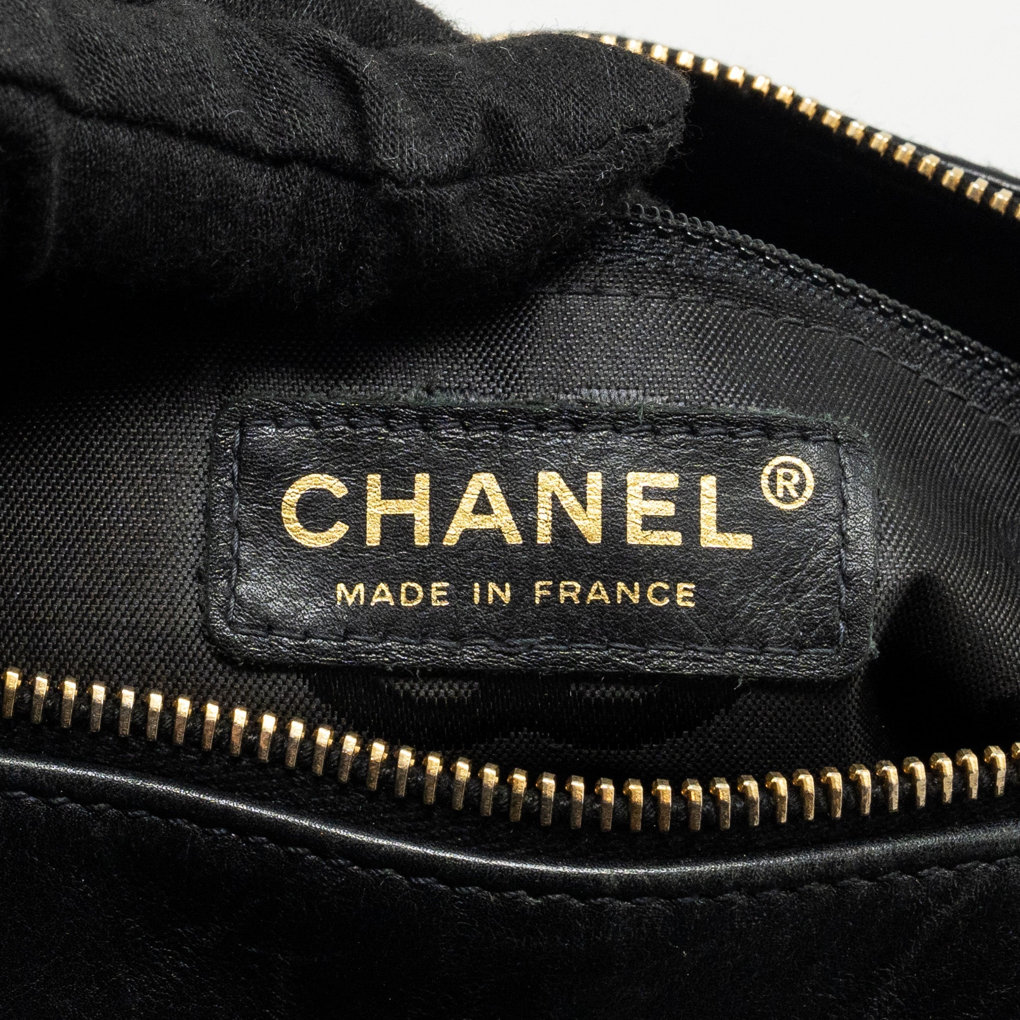 Chanel vintage quilted zip shoulder bag calfskin black