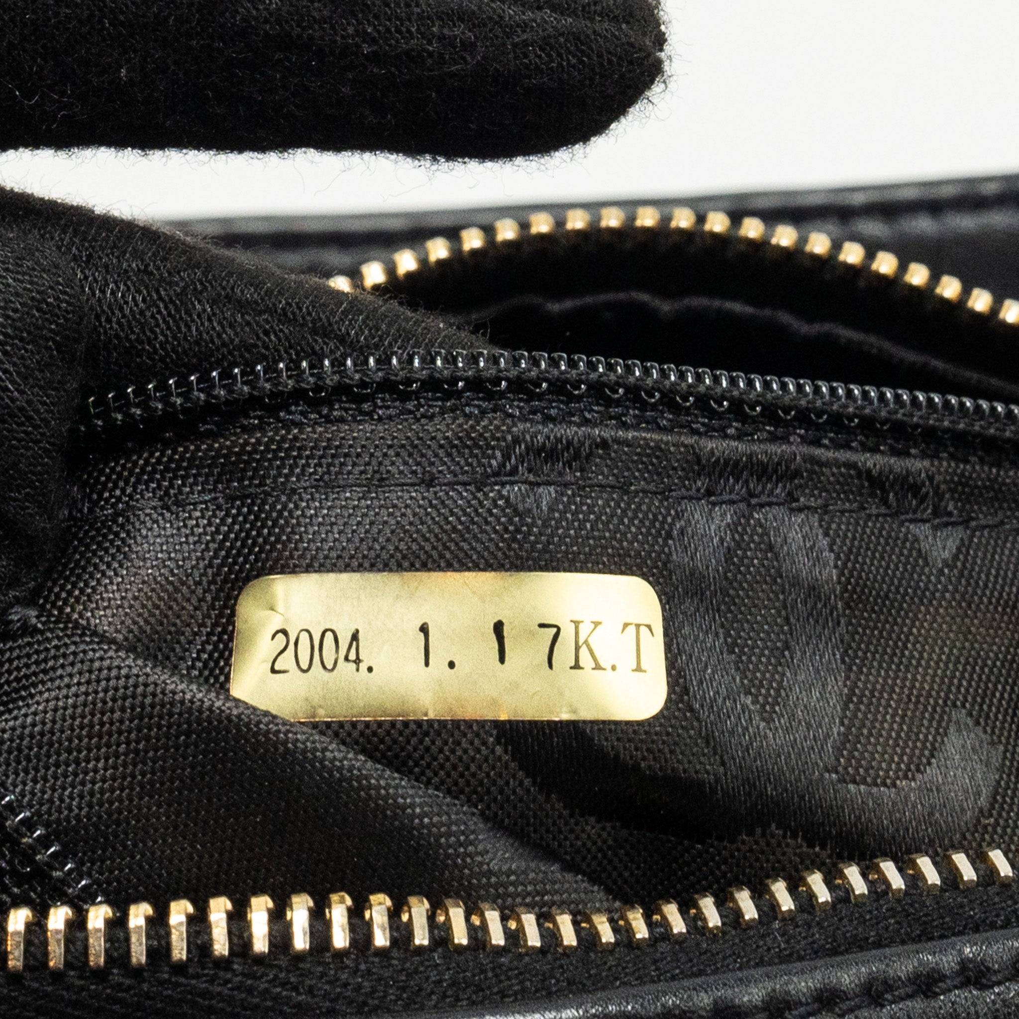 Chanel vintage quilted zip shoulder bag calfskin black