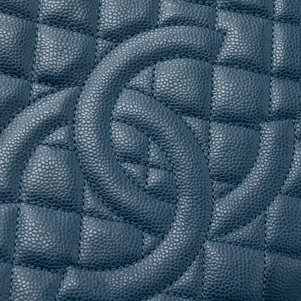 Chanel Grand Shopping Tote/ GST Caviar Dark Blue