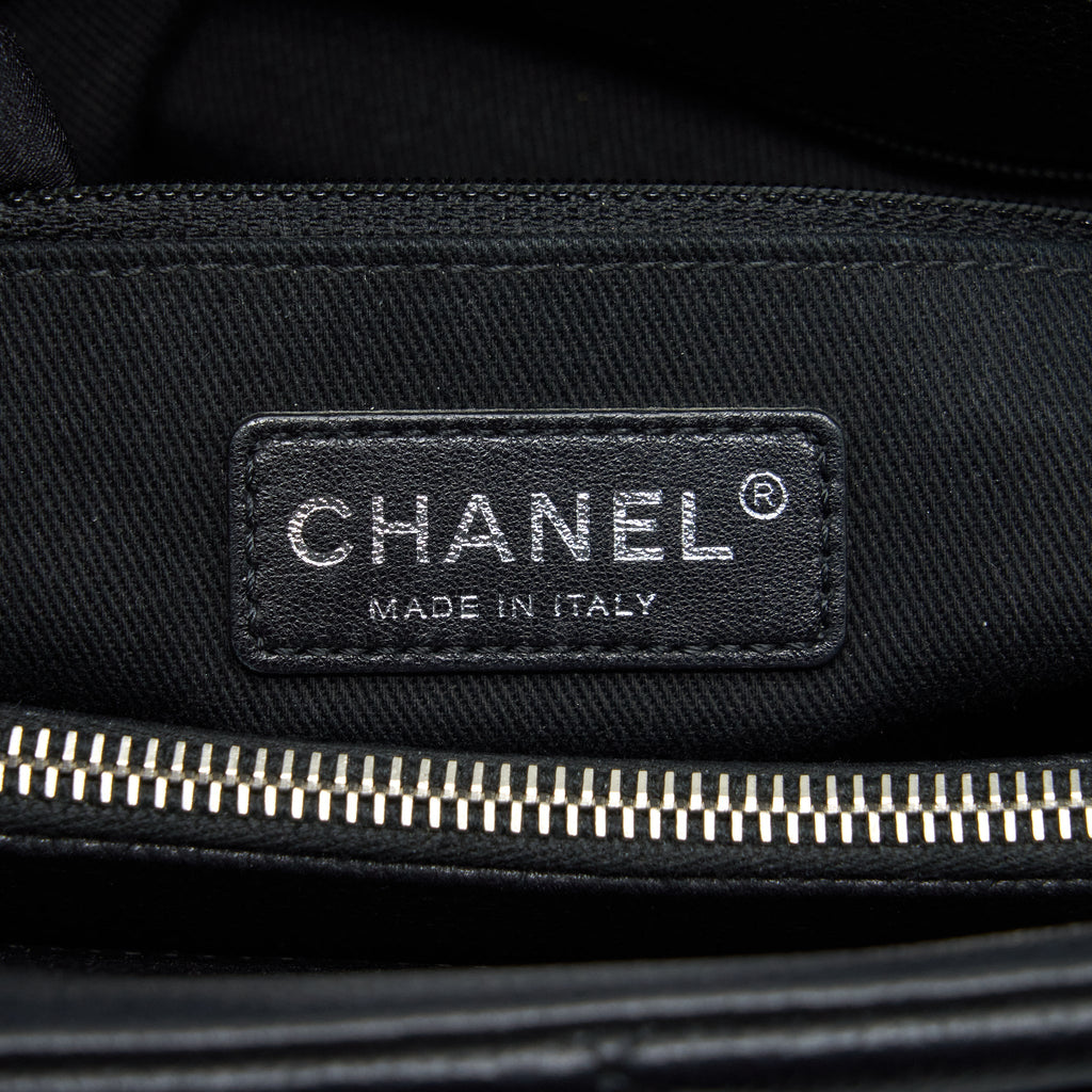 Chanel CC Logo Tote Bag Caviar Black
