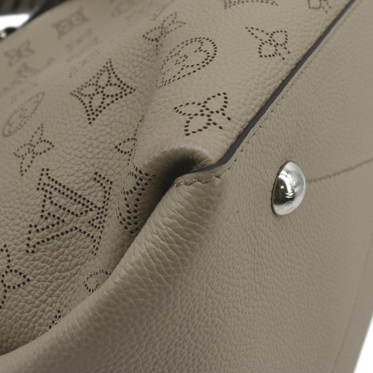 LOUIS VUITTON Beaubourg Mahina MM Leather Hobo Shoulder Bag Galet