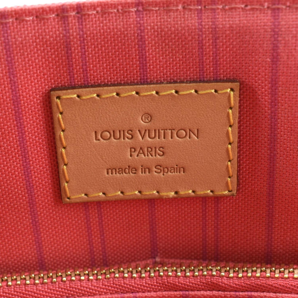 LOUIS VUITTON Calvi Damier Azur Shoulder Bag White