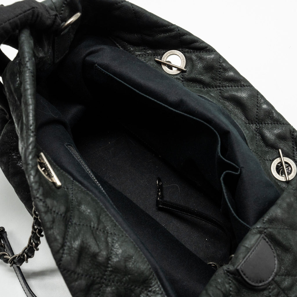 Chanel large quilted shoulder bag Calfskin black