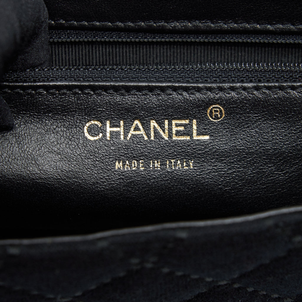 Chanel Vintage Shoulder Bag fabric Black  With An Extra Bag Charm