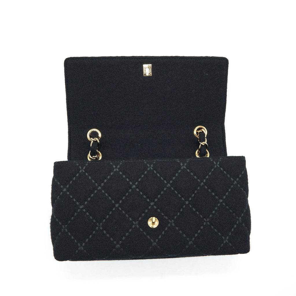 Chanel Vintage Shoulder Bag fabric Black  With An Extra Bag Charm