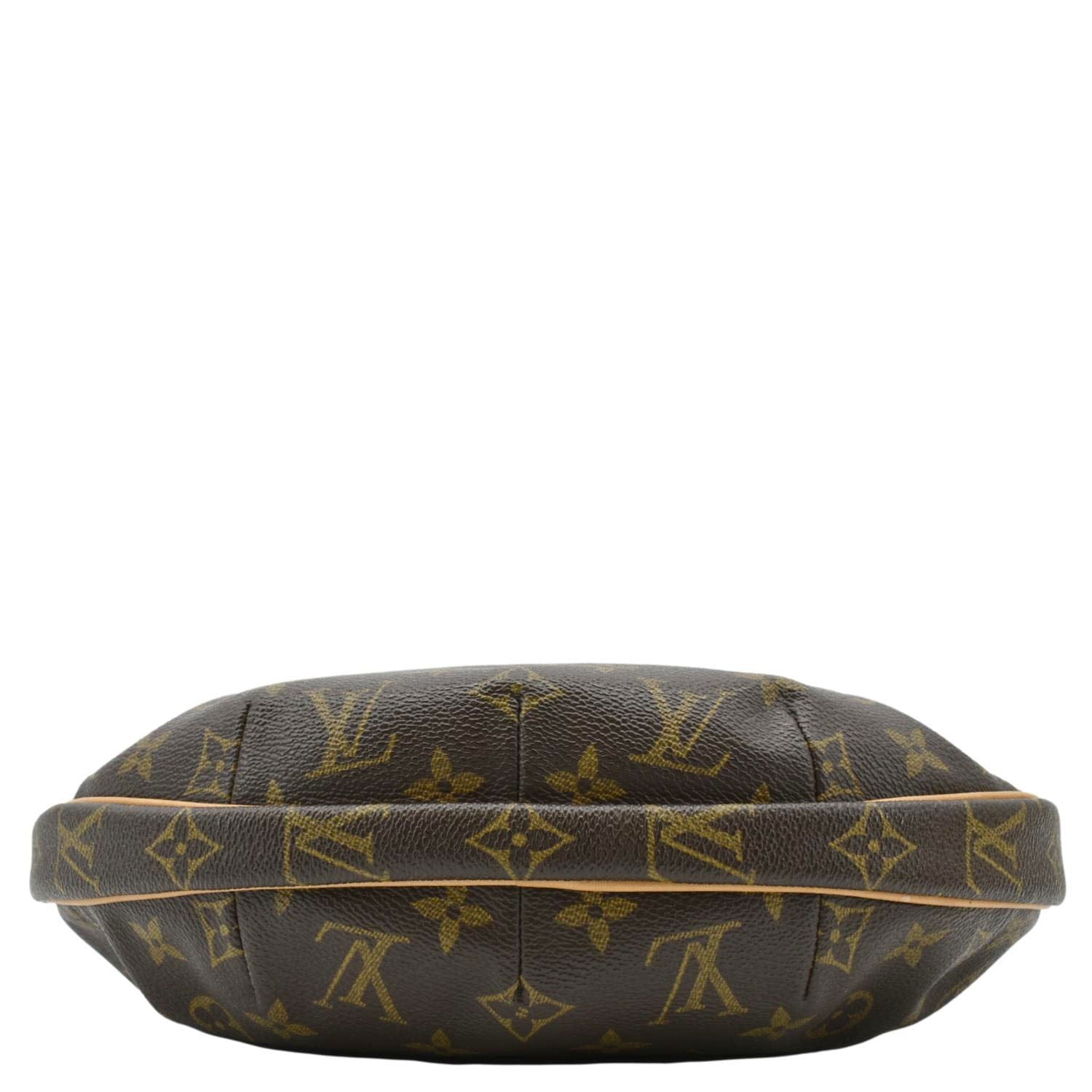 LOUIS VUITTON Croissant MM Monogram Canvas Shoulder Bag Brown