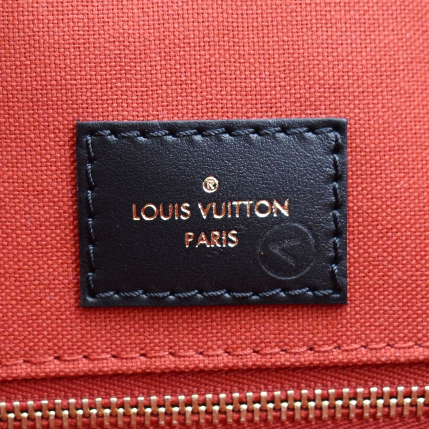 LOUIS VUITTON Onthego MM Giant Monogram Canvas Tote Shoulder Bag Brown