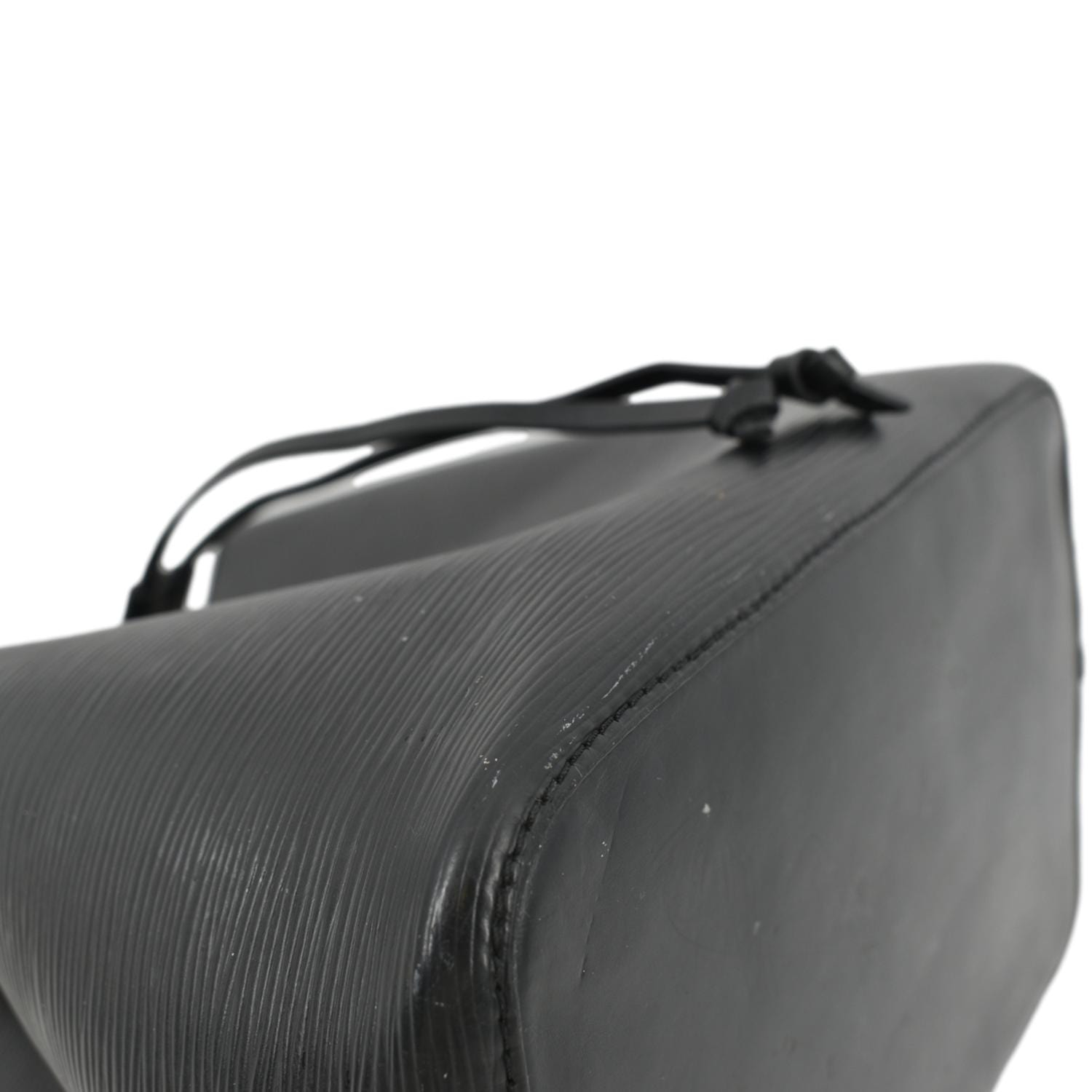 LOUIS VUITTON NeoNoe Epi Leather Shoulder Bag Black