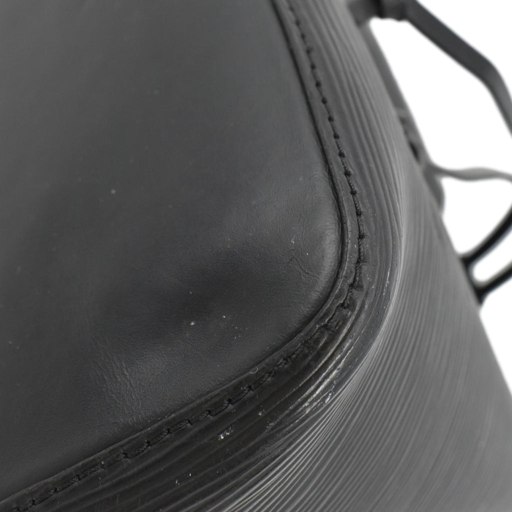 LOUIS VUITTON NeoNoe Epi Leather Shoulder Bag Black