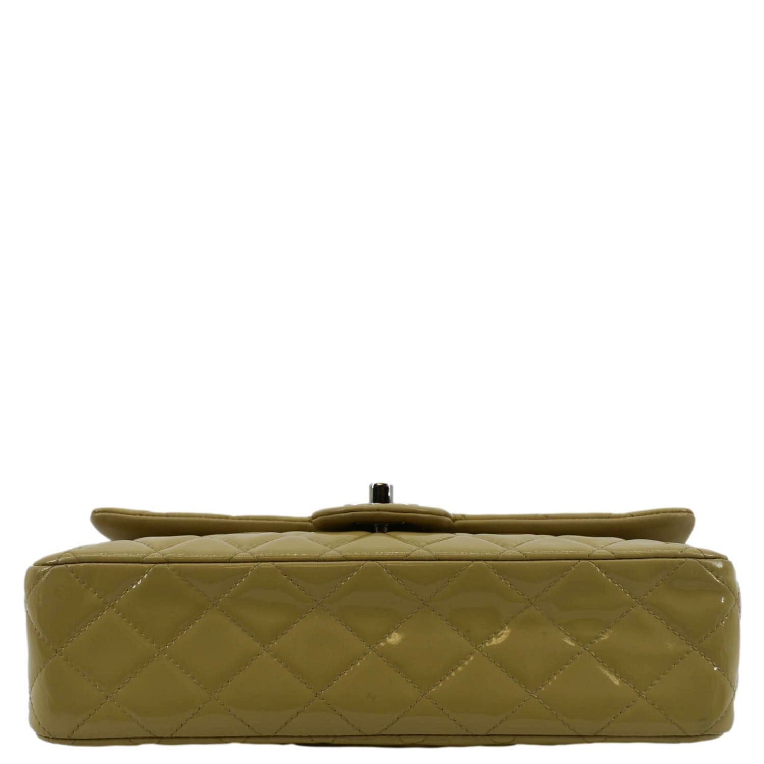 CHANEL Classic Jumbo Double Flap Quilted Leather Shoulder Bag Beige